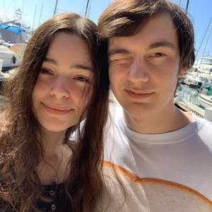 Meet your Posher, Abigail